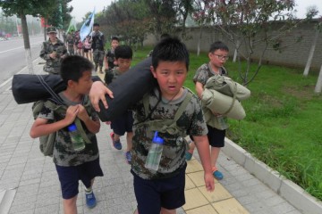 老兵少將軍事訓(xùn)練營--托管露營