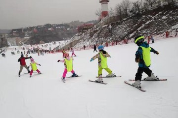滑雪冬令營