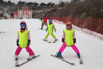 滑雪冬令營